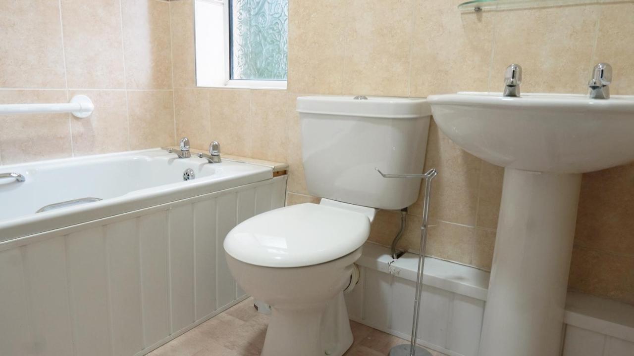 Portobello House - Four Bedroom House Perfect For Contractors - Sleeps 6 - Free Parking Wolverhampton Luaran gambar