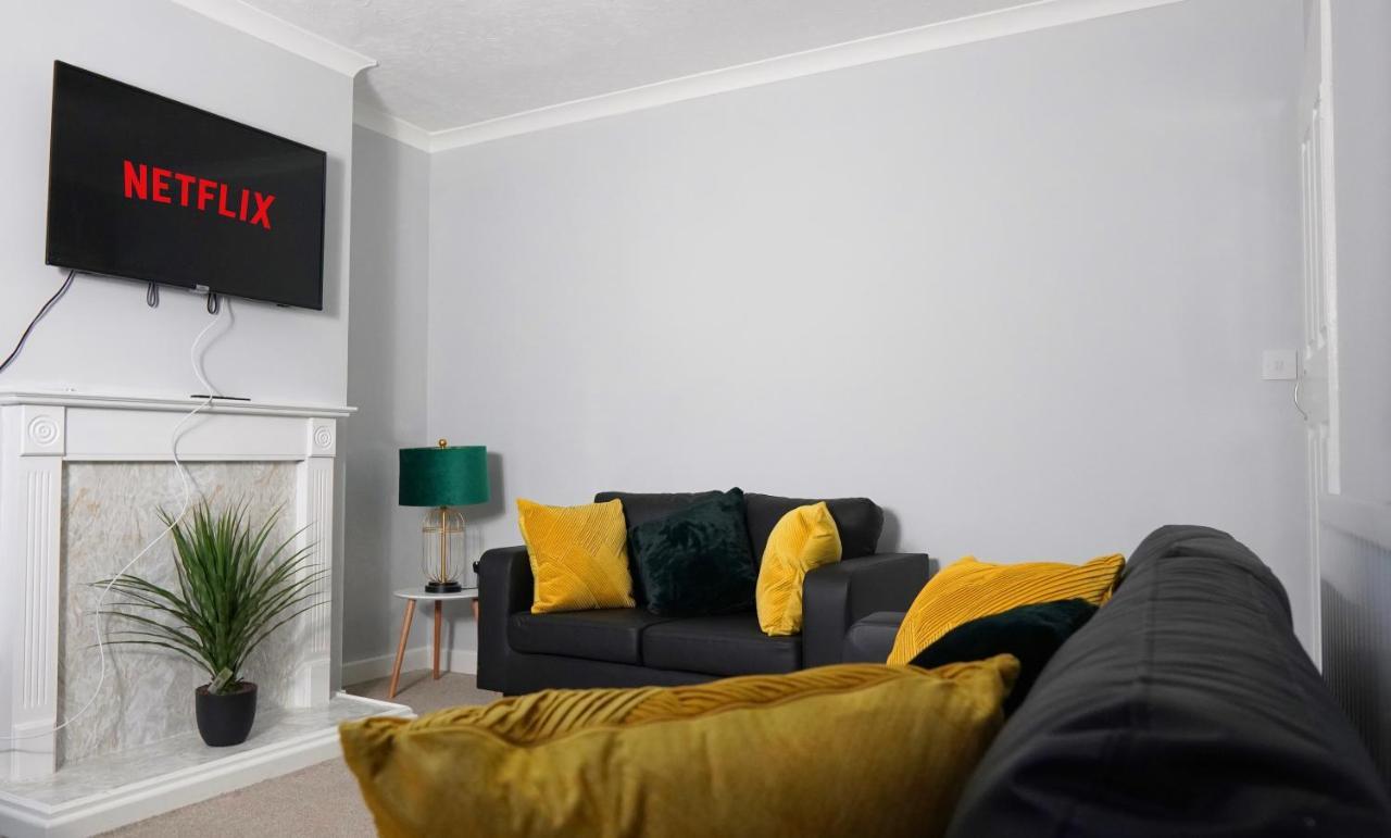 Portobello House - Four Bedroom House Perfect For Contractors - Sleeps 6 - Free Parking Wolverhampton Luaran gambar