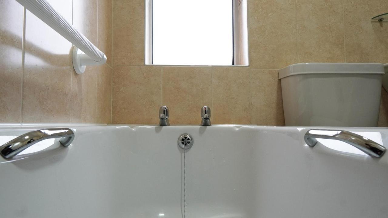 Portobello House - Four Bedroom House Perfect For Contractors - Sleeps 6 - Free Parking Wolverhampton Luaran gambar